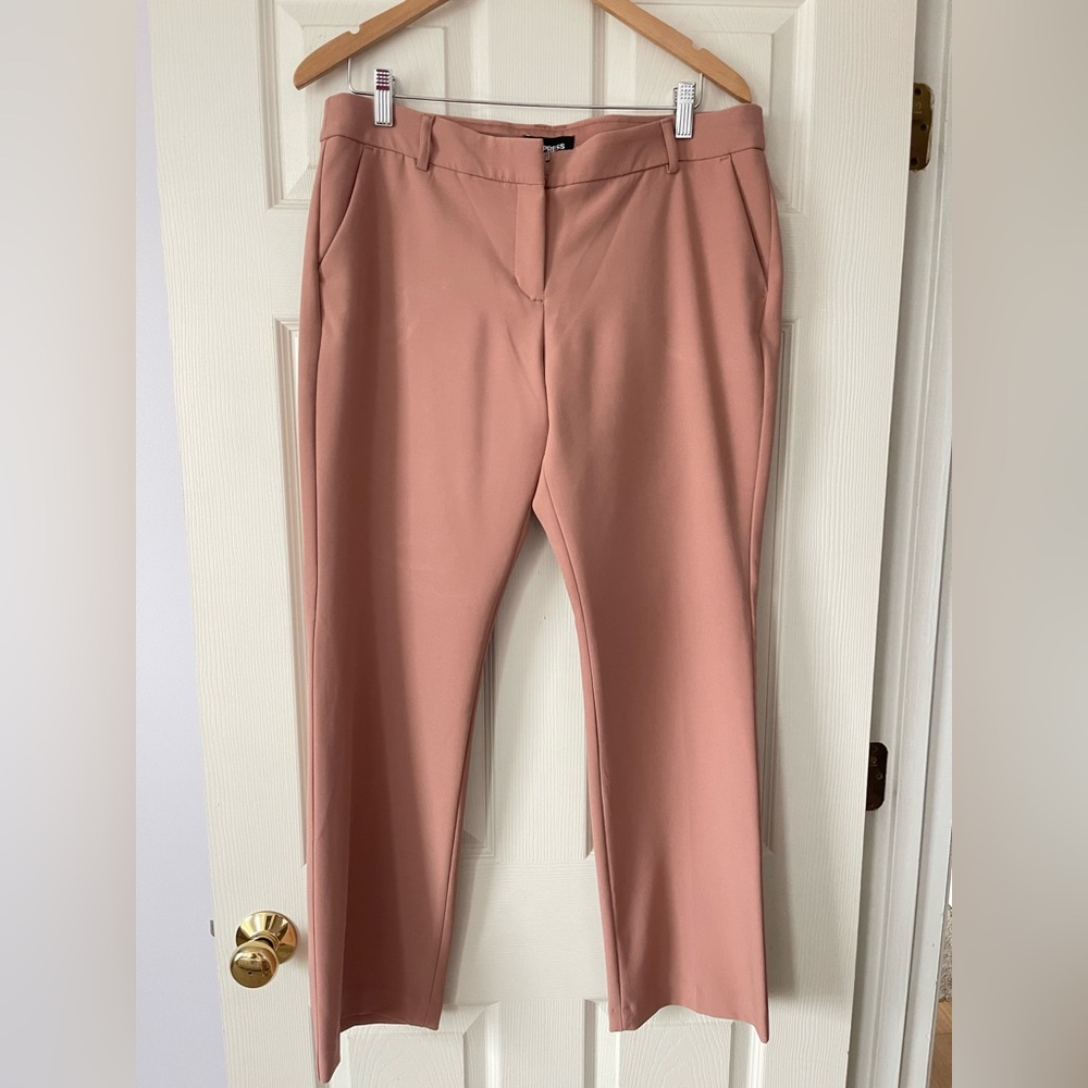 Express  low rise Pink dusty rose color Women's dress pants 12 short EUC